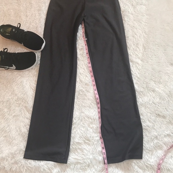 Nike - Picture 3 of 4